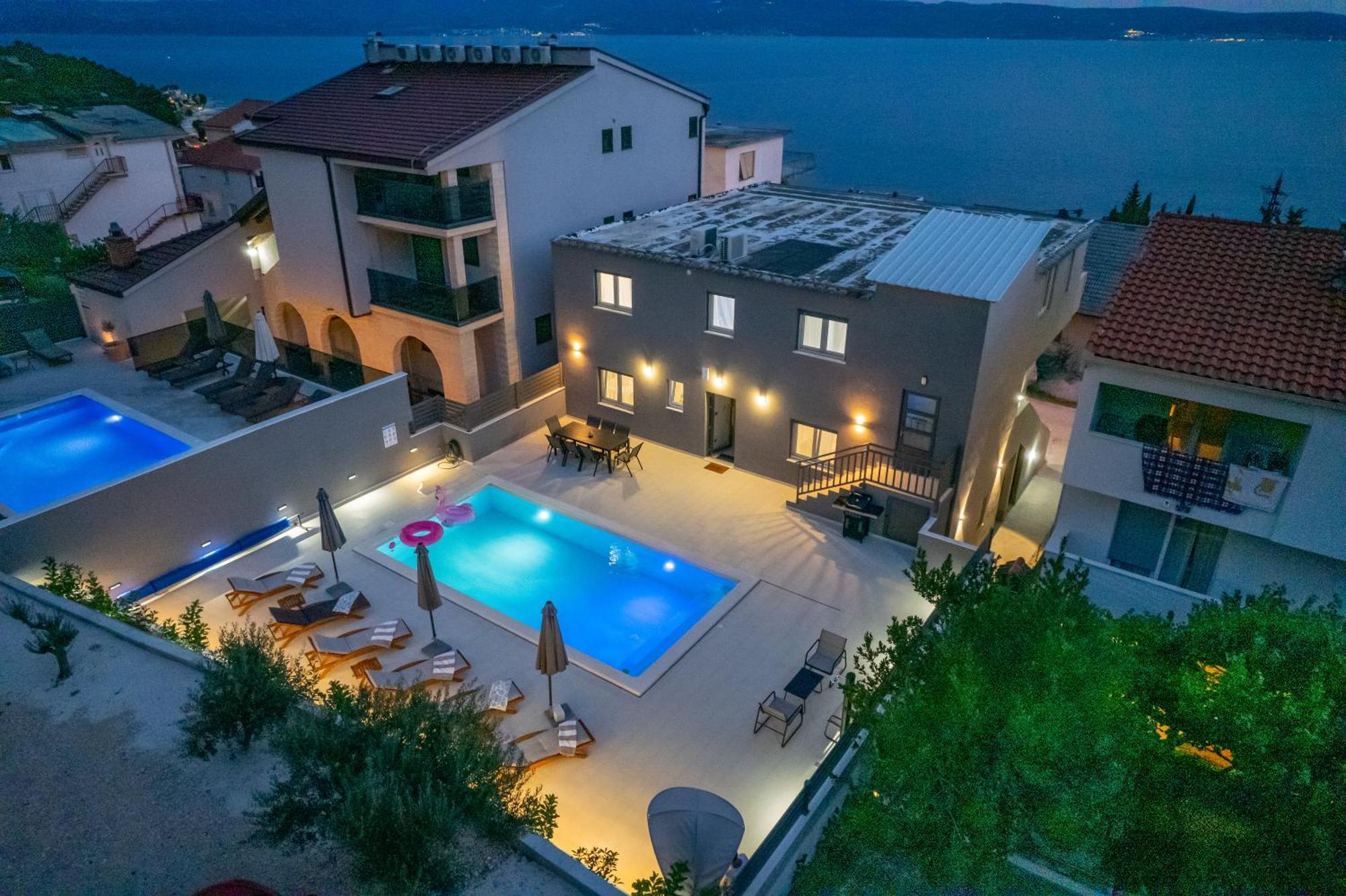 Luxury Apartment Lorena - Private Heated Pool - Есенице Экстерьер фото