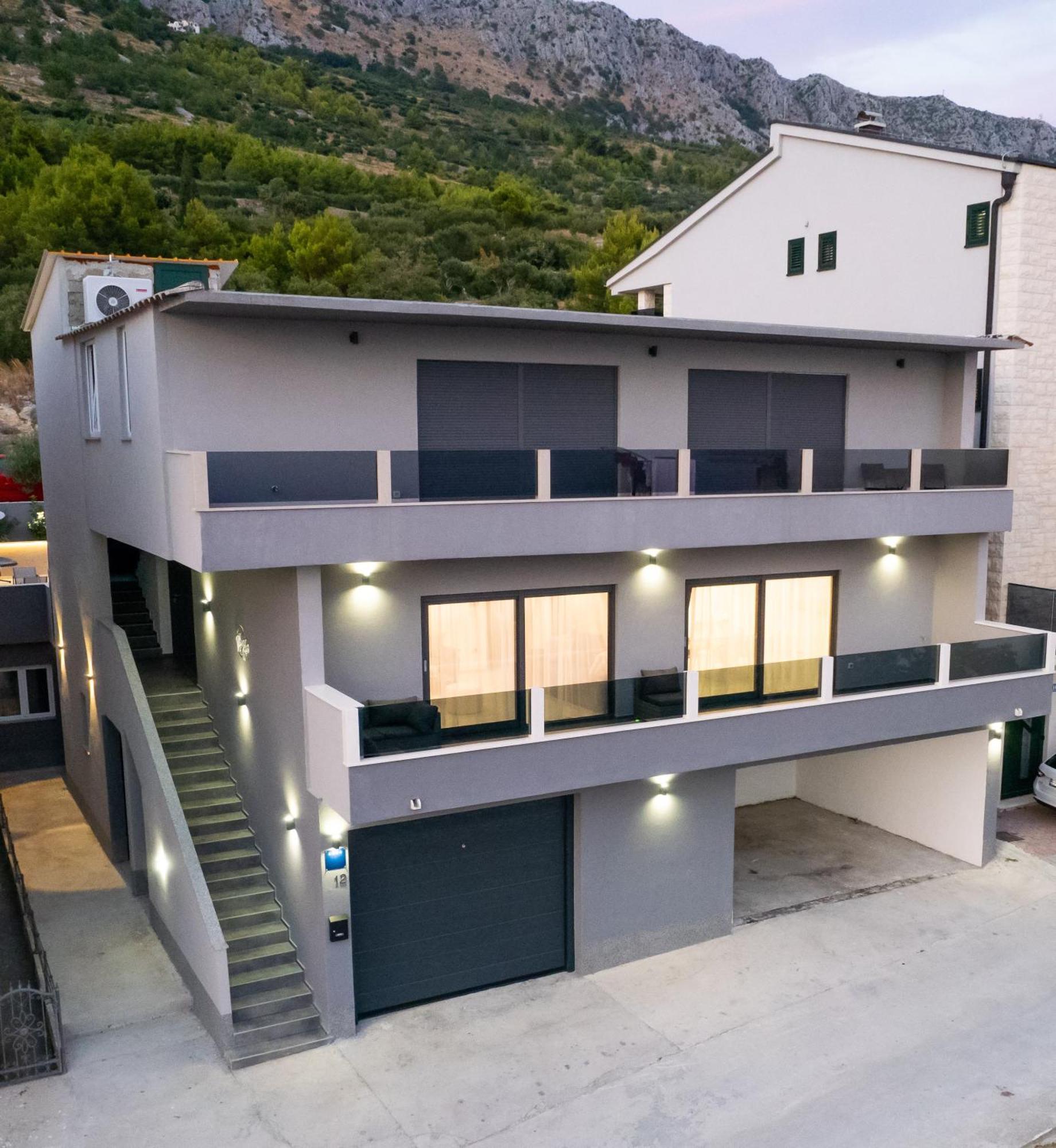 Luxury Apartment Lorena - Private Heated Pool - Есенице Экстерьер фото