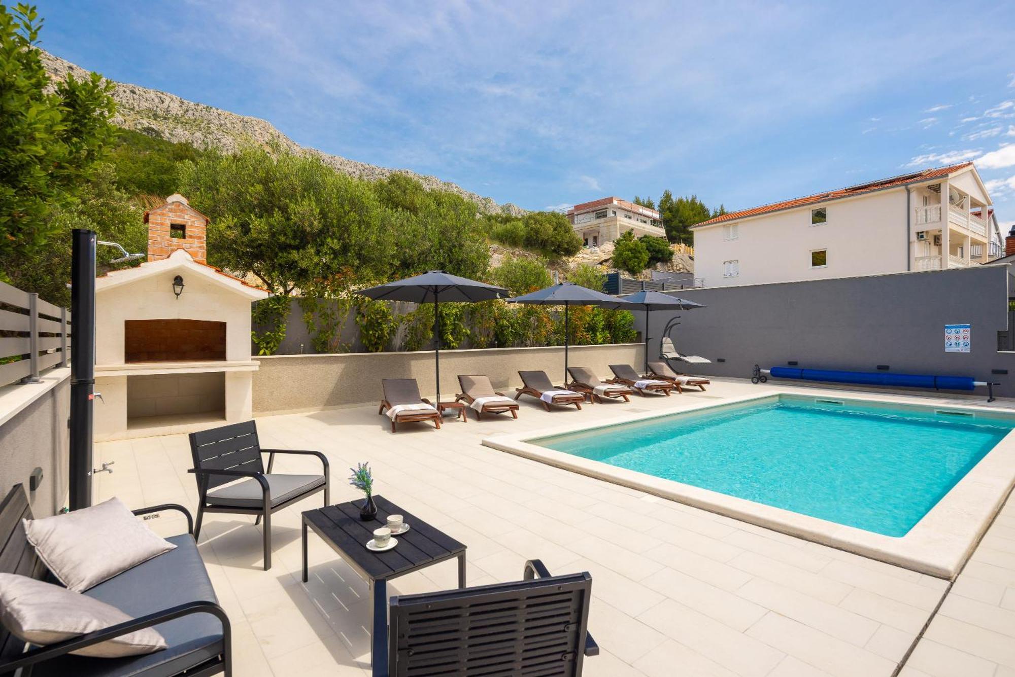 Luxury Apartment Lorena - Private Heated Pool - Есенице Экстерьер фото