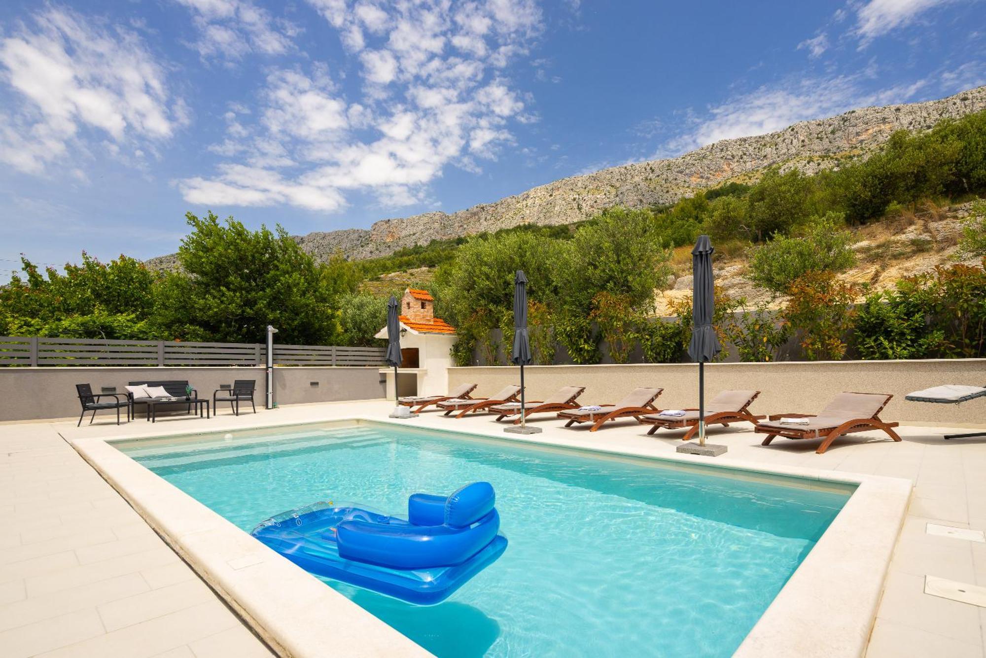 Luxury Apartment Lorena - Private Heated Pool - Есенице Экстерьер фото