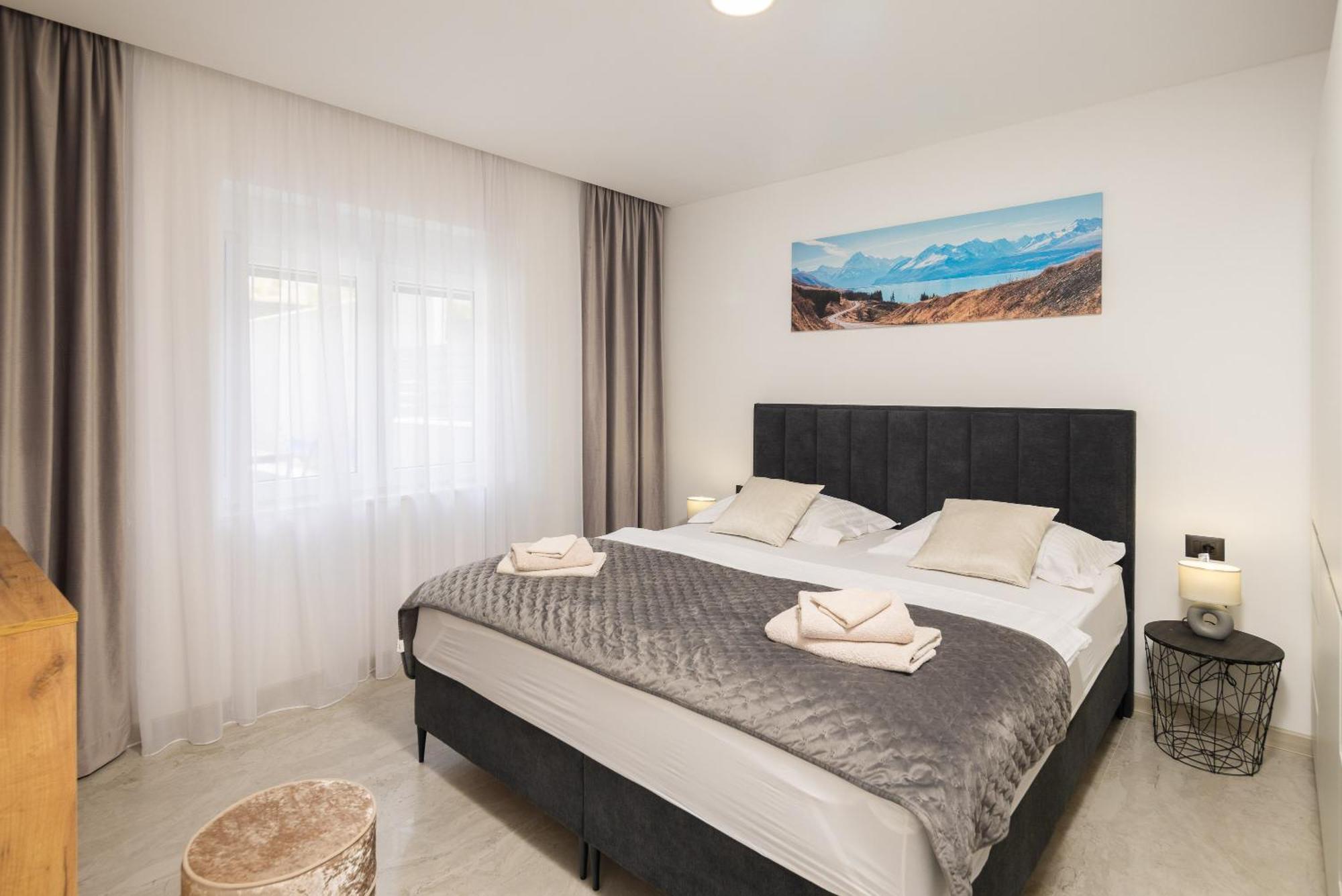 Luxury Apartment Lorena - Private Heated Pool - Есенице Экстерьер фото