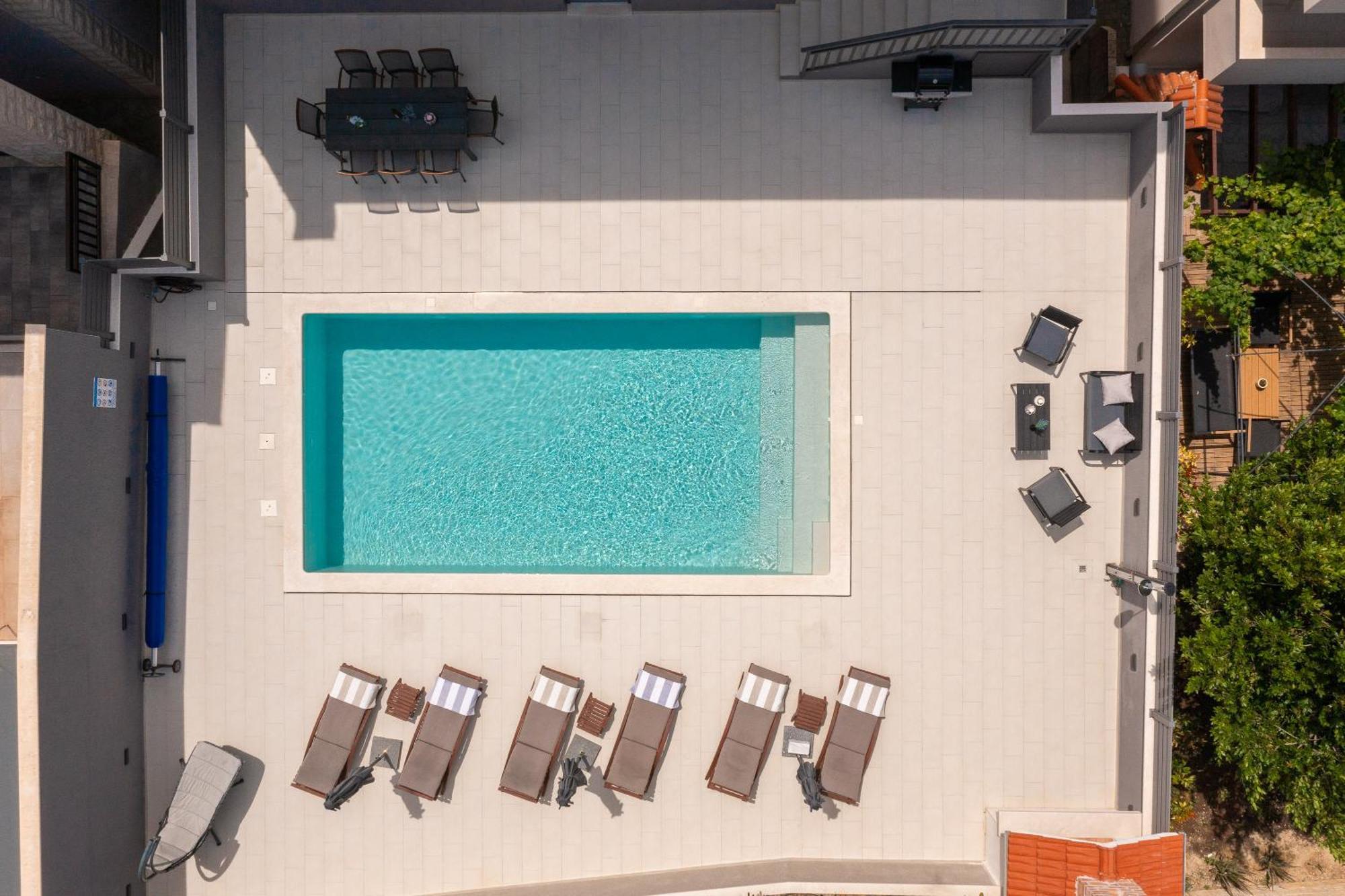 Luxury Apartment Lorena - Private Heated Pool - Есенице Экстерьер фото